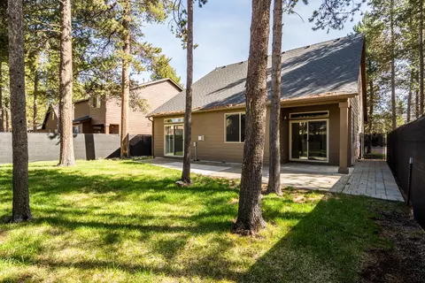 Exterior - 16573 Beesley Pl, La Pine, OR 97739 photo 5 of 10