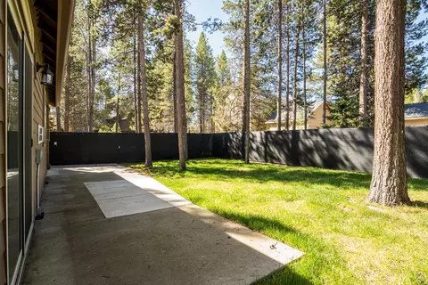 Exterior - 16573 Beesley Pl, La Pine, OR 97739 photo 8 of 10