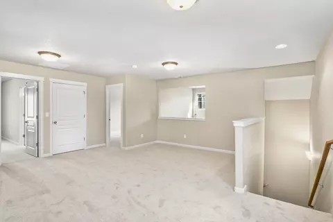 Living - 16573 Beesley Pl, La Pine, OR 97739 photo 4 of 5
