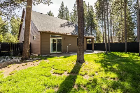 Exterior - 16573 Beesley Pl, La Pine, OR 97739 photo 6 of 10