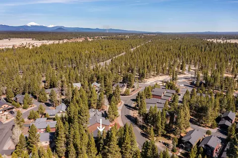 View/Area - 16573 Beesley Pl, La Pine, OR 97739 photo 2 of 3