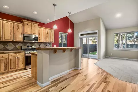 Living - 16573 Beesley Pl, La Pine, OR 97739 photo 1 of 5