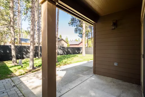 Exterior - 16573 Beesley Pl, La Pine, OR 97739 photo 3 of 10