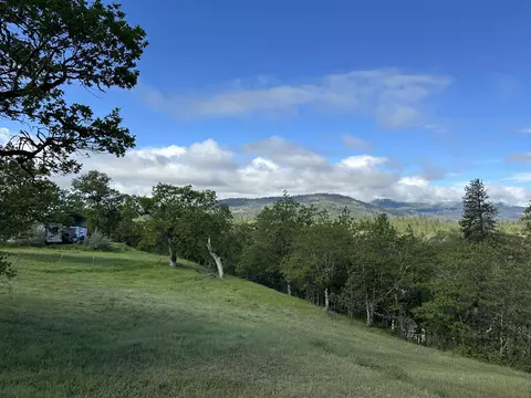 192 Cindy Way, Shady Cove, OR 97539
