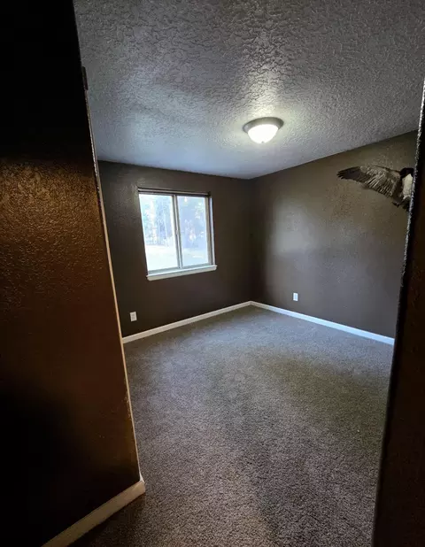 Bedroom - 53156 Day Rd, La Pine, OR 97739 photo 3 of 5