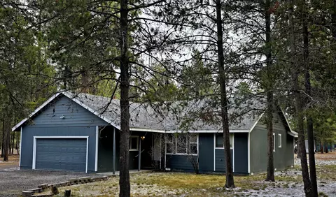 53156 Day Rd, La Pine, OR 97739