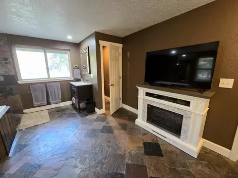 Bath - 53156 Day Rd, La Pine, OR 97739 photo 1 of 4