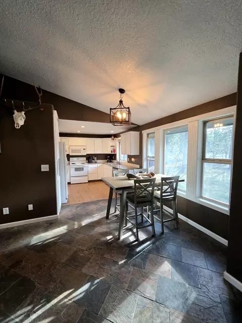 Dining - 53156 Day Rd, La Pine, OR 97739 photo 1 of 1