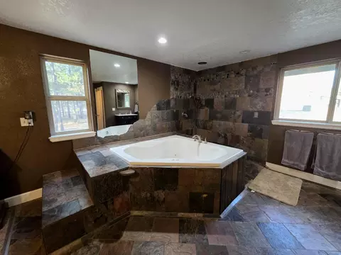 Bath - 53156 Day Rd, La Pine, OR 97739 photo 2 of 4
