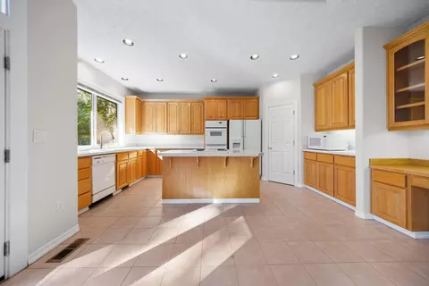 60799 Currant Way, Bend, OR 97702 photo 8