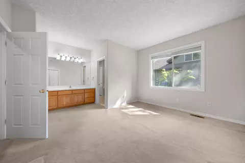 60799 Currant Way, Bend, OR 97702 photo 19