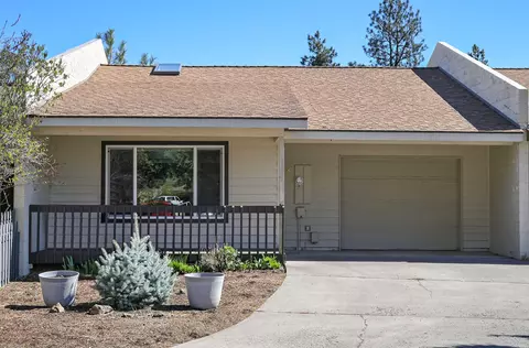 908 SE Stratford Ct, Bend, OR 97702