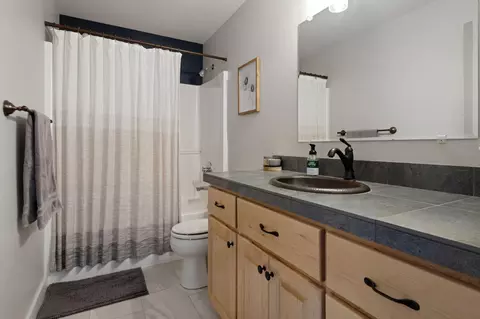 Bath - 15375 Ponderosa Loop, La Pine, OR 97739 photo 2 of 2