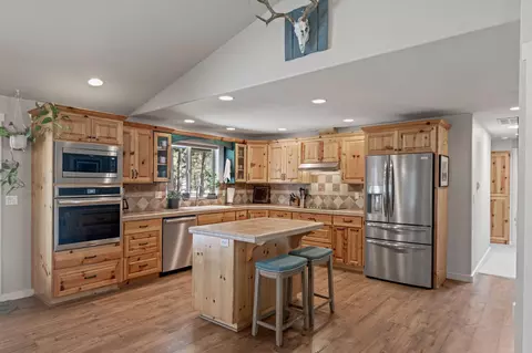 Kitchen - 15375 Ponderosa Loop, La Pine, OR 97739 photo 1 of 3