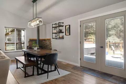 Dining - 15375 Ponderosa Loop, La Pine, OR 97739 photo 1 of 2
