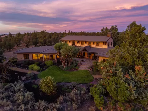 65855 Mariposa Ln, Bend, OR 97703