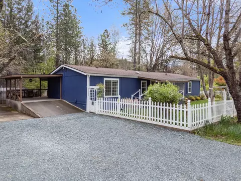 315 Queens Branch Rd, Rogue River, OR 97537