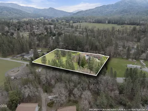 315 Queens Branch Rd, Rogue River, OR 97537
