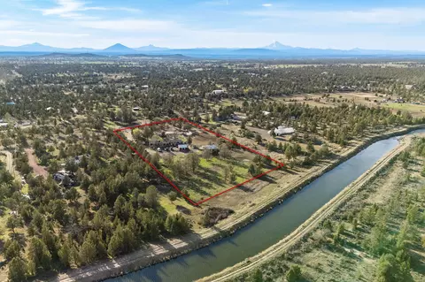 3828 NE 45th St, Redmond, OR 97756