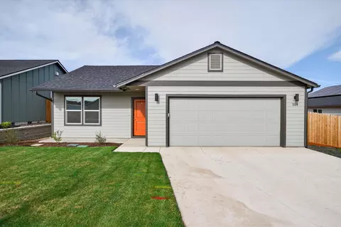 750 NE Rickenbacker Rd, Madras, OR 97741