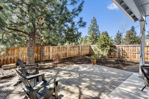 Exterior - 19985 Voltera Pl, Bend, OR 97702 photo 8 of 11