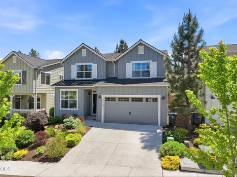 Exterior - 19985 Voltera Pl, Bend, OR 97702 photo 2 of 11