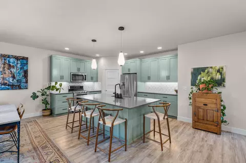 Kitchen - 19985 Voltera Pl, Bend, OR 97702 photo 2 of 5