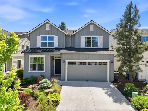 19985 Voltera Pl, Bend, OR 97702