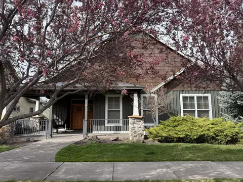 548 W Saint Helens Ave, Sisters, OR 97759