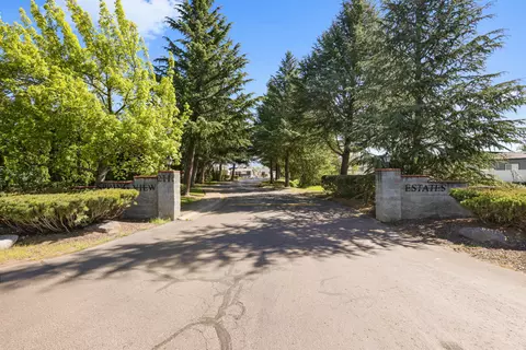2111 Kings Hwy #SPC 38, Medford, OR 97501