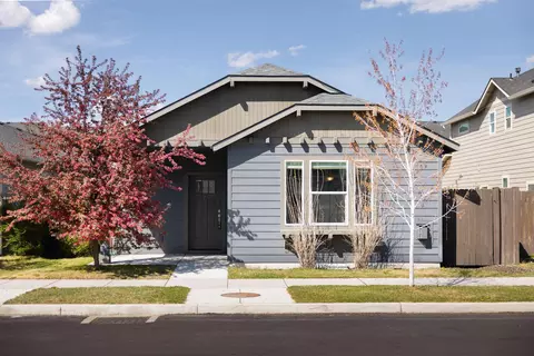 2557 NW Spruce Pl, Redmond, OR 97756