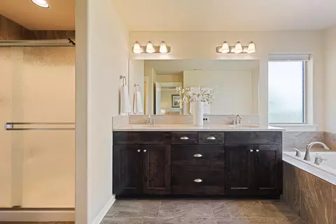 Bath - 20682 NE Comet Ct, Bend, OR 97701 photo 3 of 7