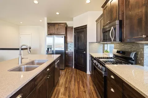 Kitchen - 20682 NE Comet Ct, Bend, OR 97701 photo 3 of 4
