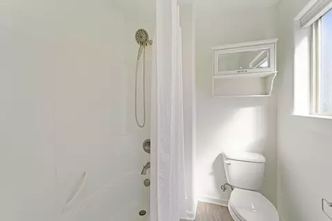 Bath - 20682 NE Comet Ct, Bend, OR 97701 photo 7 of 7