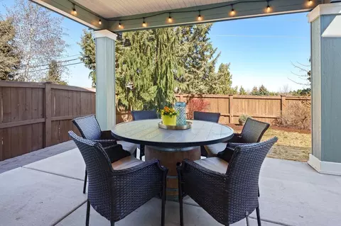 Exterior - 20682 NE Comet Ct, Bend, OR 97701 photo 2 of 6