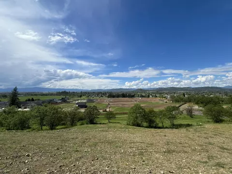 455 Pinnacle Rdg #76, Eagle Point, OR 97524