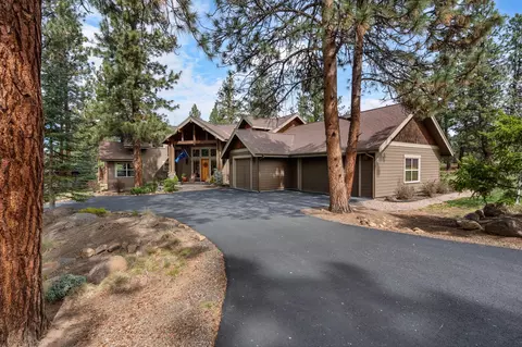 17010 Royal Coachman Dr, Sisters, OR 97759
