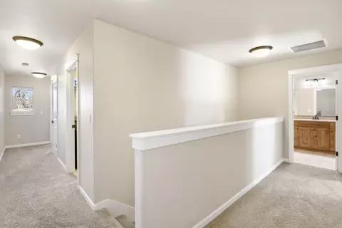 Entry Way - 60411 Hedgewood Ln, Bend, OR 97702 photo 4 of 4