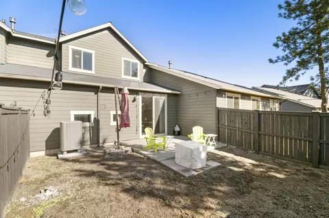 Exterior - 60411 Hedgewood Ln, Bend, OR 97702 photo 7 of 7