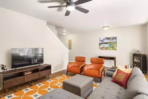 Living - 60411 Hedgewood Ln, Bend, OR 97702 photo 3 of 4