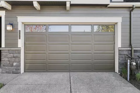 Exterior - 60411 Hedgewood Ln, Bend, OR 97702 photo 3 of 7