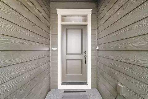 Entry Way - 60411 Hedgewood Ln, Bend, OR 97702 photo 1 of 4