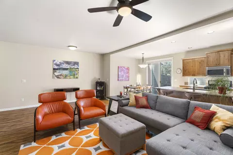 Living - 60411 Hedgewood Ln, Bend, OR 97702 photo 4 of 4