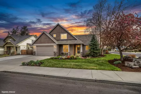 2546 NW 22nd St, Redmond, OR 97756