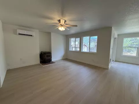 Living - 2014 NE Taylor Ct, Bend, OR 97701 photo 1 of 4