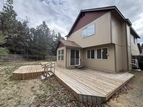 Exterior - 2014 NE Taylor Ct, Bend, OR 97701 photo 7 of 12