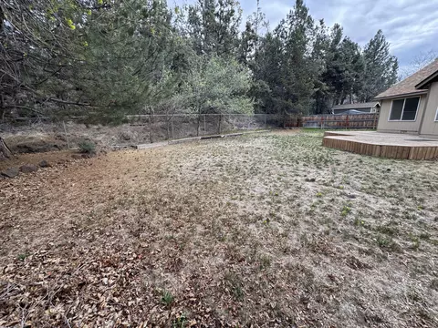 Exterior - 2014 NE Taylor Ct, Bend, OR 97701 photo 11 of 12