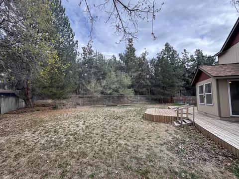 Exterior - 2014 NE Taylor Ct, Bend, OR 97701 photo 10 of 12