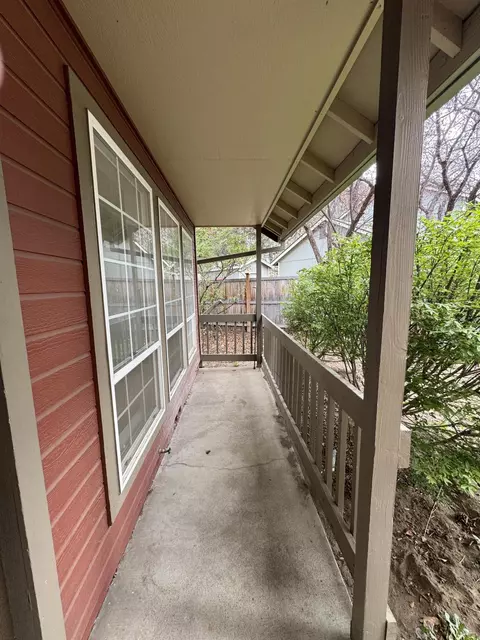Exterior - 2014 NE Taylor Ct, Bend, OR 97701 photo 3 of 12