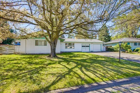 2764 Ruth Dr, Medford, OR 97504